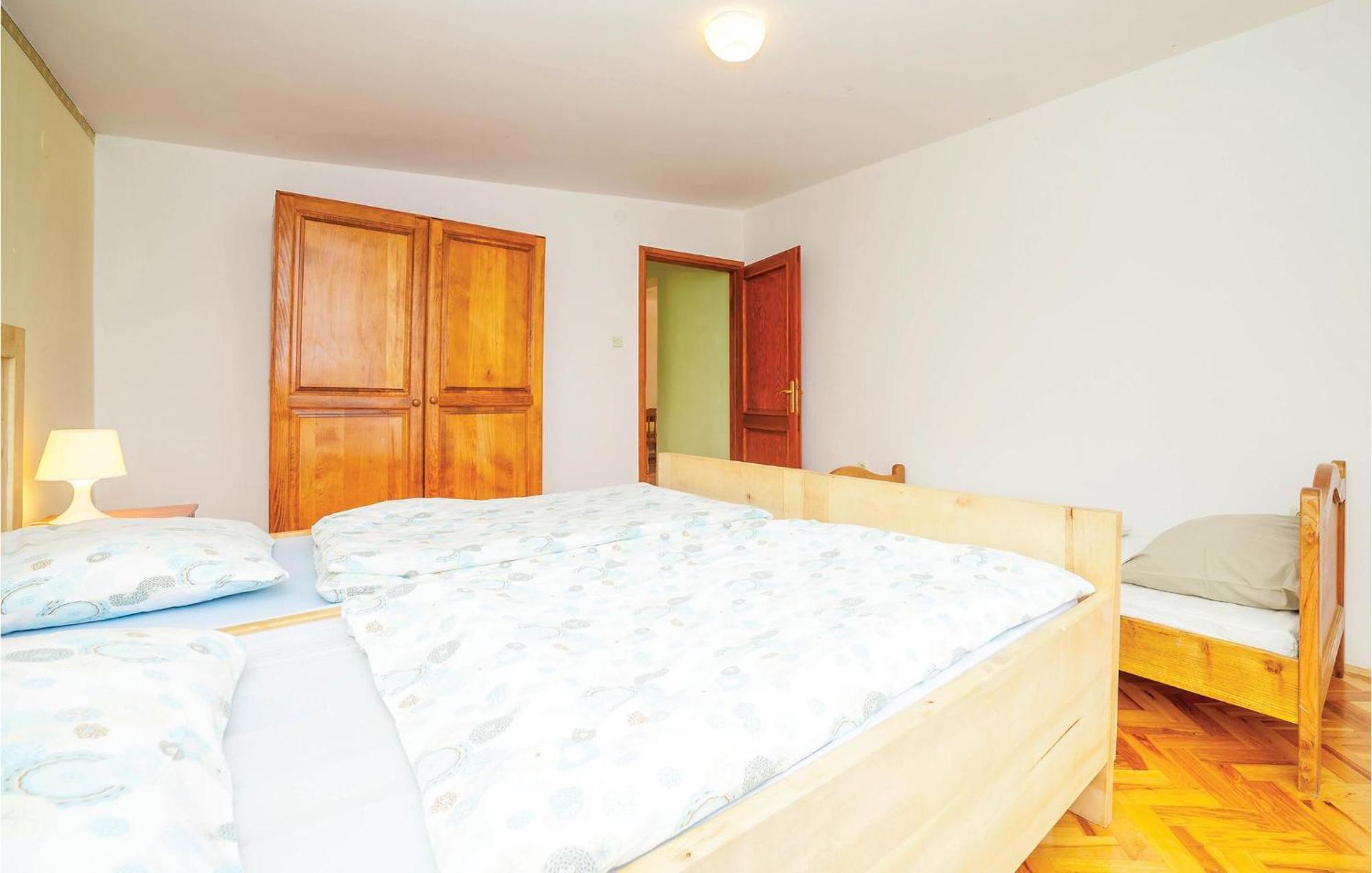Crni Kal  7 Bedroom Pet Friendly Home In Crni Kal מראה חיצוני תמונה